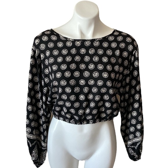 Nicole Miller Black and White Circle Long Sleeve Crop Top Size Small - Picture 1 of 5